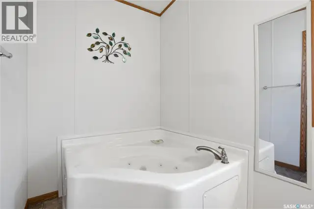 Catherine Road acreage Katepwa Beach, Saskatchewan in Houses for Sale in Regina - Image 20