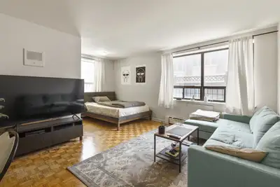 For a limited time - sign a new lease with 1/2 month free rent in the 6th and 12th month! Terms and...