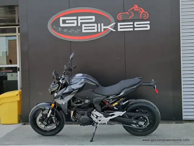 2026 BMW F 900 R Triple Black in Sport Touring in Oshawa / Durham Region - Image 6