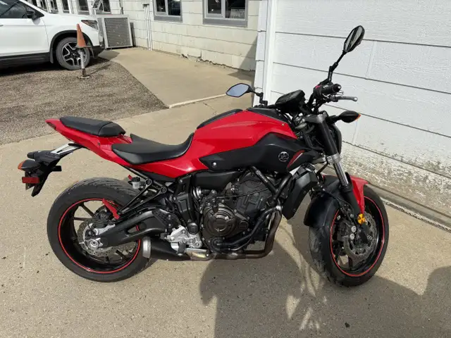 2017 Yamaha FZ-07 ABS in Street, Cruisers & Choppers in Moose Jaw - Image 16
