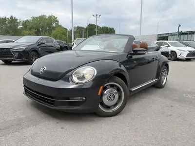 La Volkswagen Beetle 2016 est une voiture compacte emblématique qui allie le style légendaire de la...