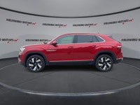 // ACCIDENT FREE!! // Meet the 2024 Volkswagen Atlas Cross Sport Highline 2.0 4WD, a stylish midsize... (image 4)