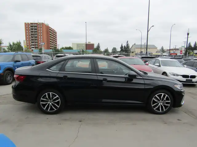 2026 Volkswagen Jetta Comfortline Leather Low KM | CarPlay || Ba in Cars & Trucks in Calgary - Image 6