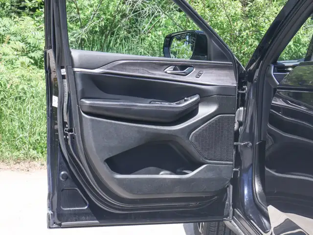 2024 Jeep Grand Cherokee L Limited- Memory / Heated Seats - Pwr in Cars & Trucks in Barrie - Image 21