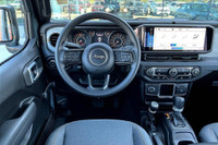 3.6 L 6 Cyl Engine Vehicle Options: Rear Back Up Camera, Touch Screen Radio System, Bluetooth, Accid... (image 4)