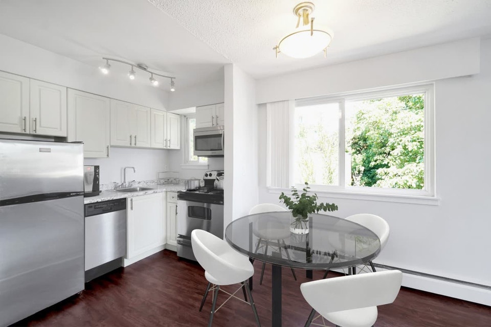 Redwood Manor - 1 Bedroom available at 101 Royal Avenue, New Wes 5