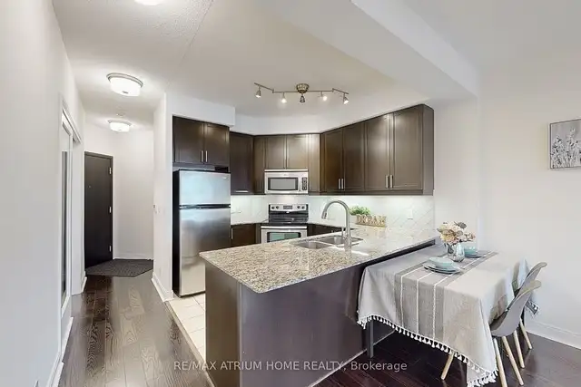 Beautiful 1 Bedroom + Den Condo in Condos for Sale in Mississauga / Peel Region - Image 5