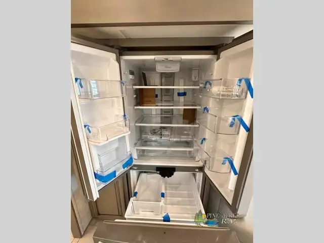 2025 Newmar Dutch Star 4369 Black Out Package in RVs & Motorhomes in Moncton - Image 19