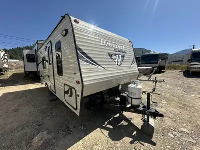 Welcome to Rock Island RV Small lightweight trailer with walkaround bed full sized dinette and full...