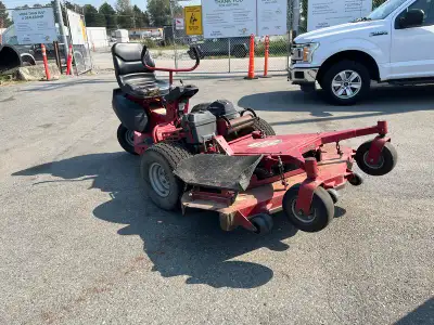 2017 Ferris Lawn Mower, KAWASAKI FS730V 726CC MOTOR, REAR WHEEL DRIVE, ADJUSTABLE BLADE, Former muni...