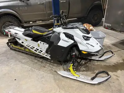 APPLY NOW: https://www.ridecollective.ca/get-pre-approved 2025 SKI-DOO SUMMIT ADRENALINE WITH EDGE P...