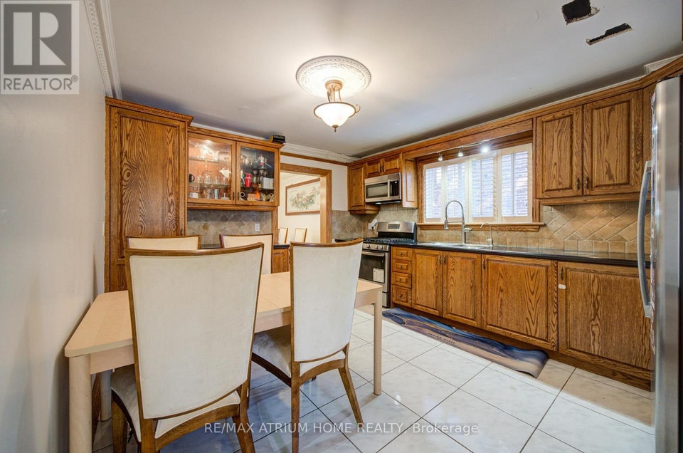 8 PATRICK BOULEVARD Toronto (Pleasant View), Ontario 4