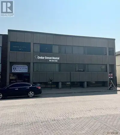 Located in the heart of downtown, this 1,146 square foot office space, located on the 2nd floor, off...