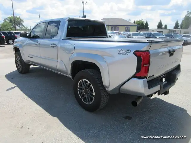 2024 Toyota Tacoma LIKE NEW TRD-VERSION 5 PASSENGER 2.4L - DOHC. in Cars & Trucks in Markham / York Region - Image 11
