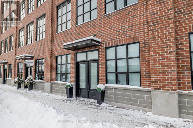 #103 -21 MATCHEDASH ST S Orillia, Ontario in Condos for Sale in Barrie