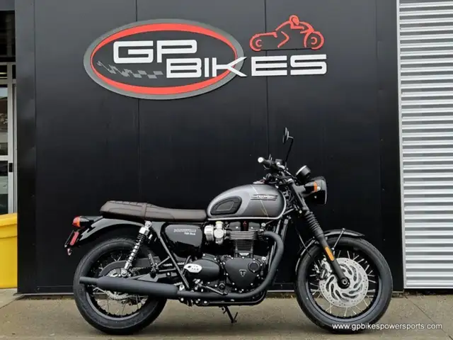 Triumph Bonneville T120 Black Graphite / Matte Graphite in Street, Cruisers & Choppers in Oshawa / Durham Region - Image 3