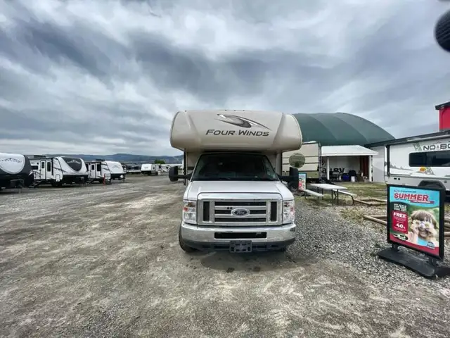 2020 Thor Motor Coach Chateau 28Z in RVs & Motorhomes in Kamloops - Image 4