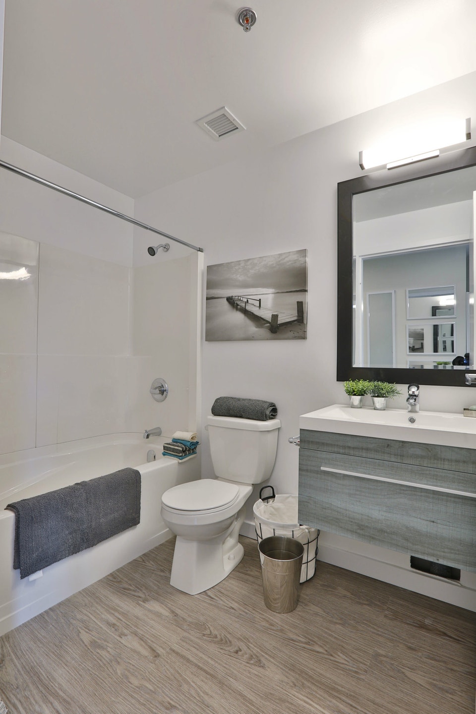 The Sterling Window Lofts - 1 Bedroom (02 Layout) Apartment for 3