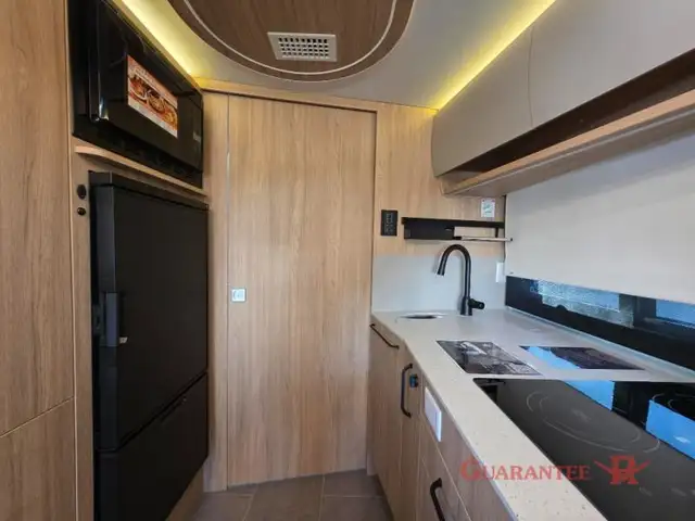 2026 Triple E ( LEISURE TRAVEL VANS ) Unity 24MBL in RVs & Motorhomes in Calgary - Image 24