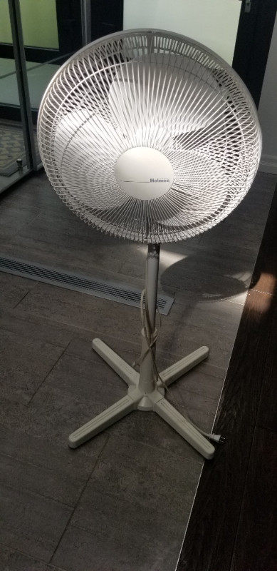 16" Oscillating Stand Fan – Holmes - ONLY WORKS ON HIGH SPEED in Indoor Lighting & Fans in City of Toronto