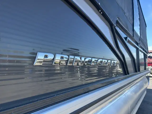 2018 Princecraft QUORUM 25RL in Powerboats & Motorboats in Rimouski / Bas-St-Laurent - Image 8
