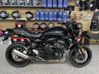 2026 Kawasaki Z900RS - LEGENDS NEVER END - Lightweight trellis frame - NEW relaxed riding position -...