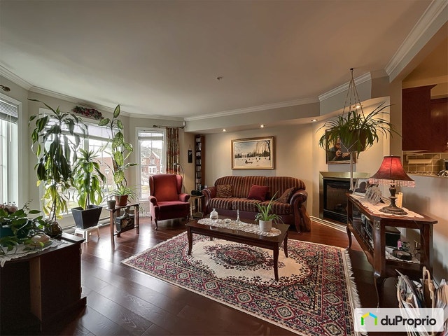 $397,000 - Condominium for sale in Longueuil (Vieux-Longueuil) — photo 1