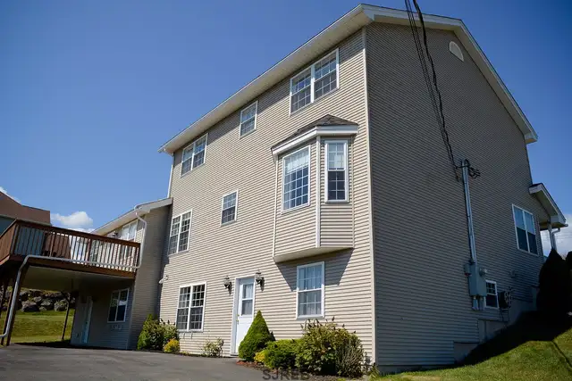 77 Cedarwood - 4BR Millidge Home, Granny Suite, Util incl.