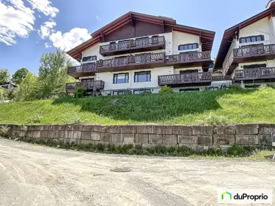 Traduction automatique Ce magnifique condo entièrement meublé fait face au lac du Mont-Tremblant et...
