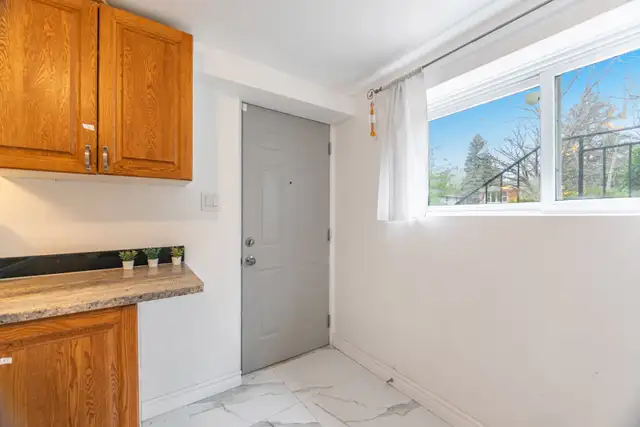 entire main floor for rent in University of Waterloo district in Long Term Rentals in Kitchener / Waterloo - Image 3