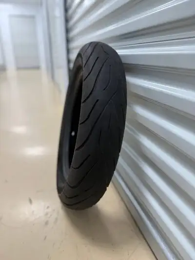 Size 130/60 R16 Motorcycle tire Michelin Commander 2 No damage or punctures Price 50$ Located in my...