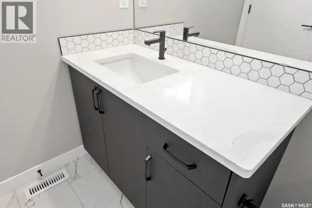 214 Fortosky CRESCENT Saskatoon, Saskatchewan in Houses for Sale in Saskatoon - Image 32