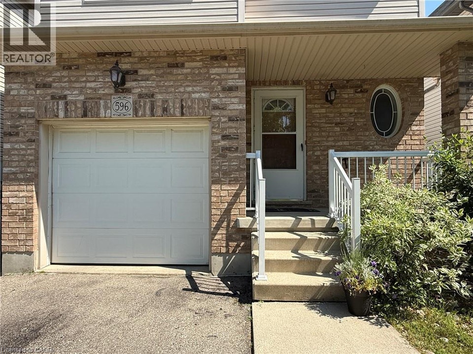 596 VIOLET Street Waterloo, Ontario 2