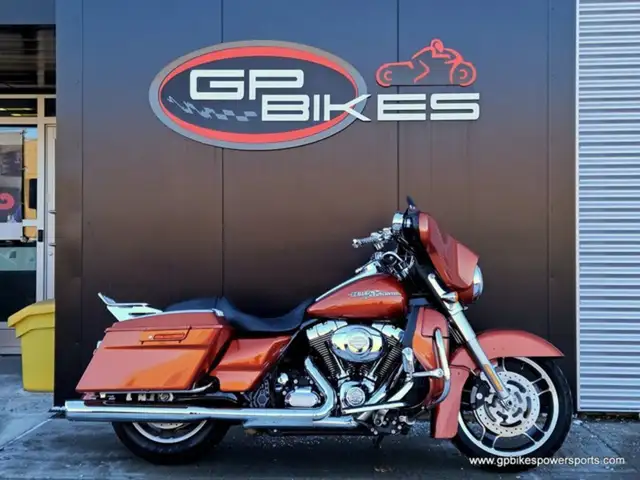 2011 Harley-Davidson FLHX Street Glide in Sport Touring in Oshawa / Durham Region - Image 3
