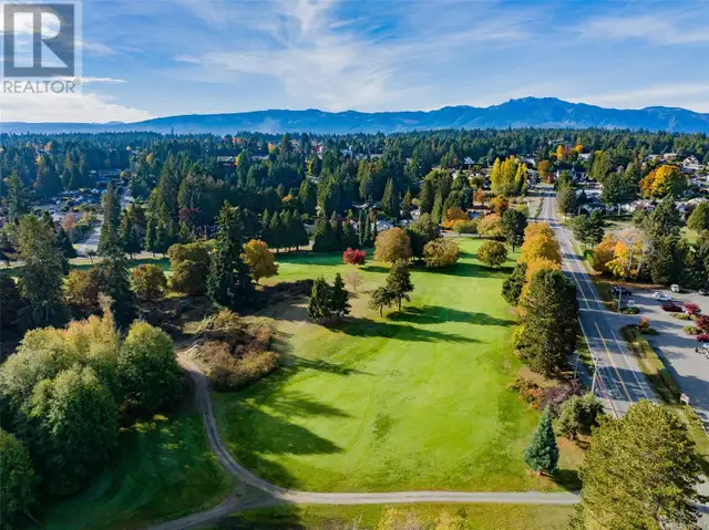 441 Memorial Ave Qualicum Beach, British Columbia in Houses for Sale in Parksville / Qualicum Beach - Image 14