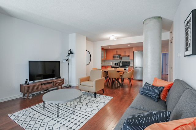 Corporate Luxury Furnished 2 Bedroom with Balcony dans Locations temporaires  à Ville de Montréal