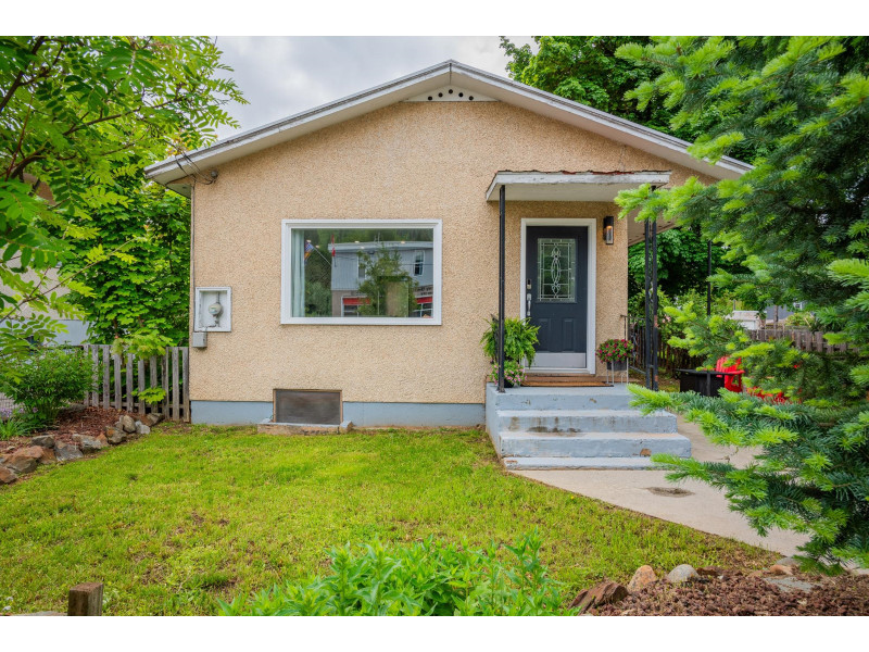 1918 MAIN STREET Fruitvale, British Columbia Houses for Sale Nelson