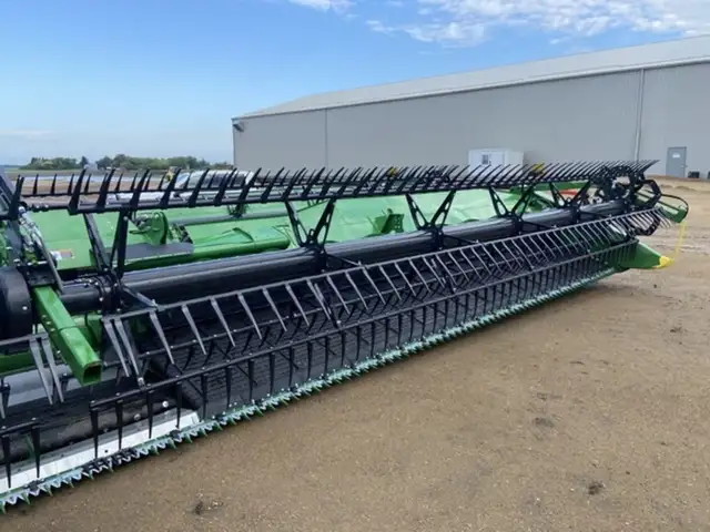 2025 John Deere HDR 50 in Farming Equipment in Swift Current - Image 9