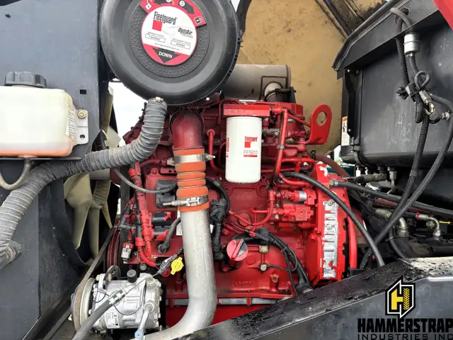 2012 MACDON M155 Swather Windrower w/ 30 Ft Draper Header  in Farming Equipment in Edmonton - Image 10