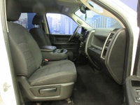 RAM 1500 CLASSIC 2019 EXPRESS V8 5.7 LITRES HEMI 4X4 CREW-CAB BOITE 5.7 PIEDS 6 PASSAGERS TOUT ÉQUIP... (image 8)