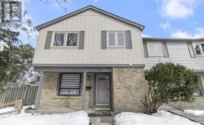10 - 98 FALCONER DRIVE Mississauga (Streetsville), Ontario