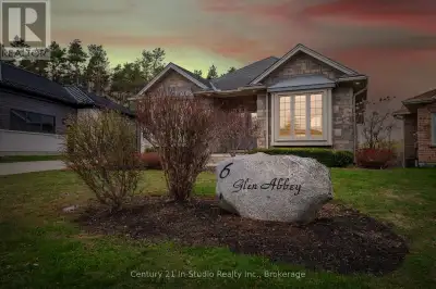 Backing onto the 11th hole of the Meaford Golf & Country Club, this stone bungalow offers scenic vie...