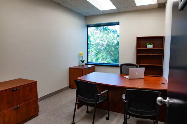 Flexible All-Inclusive Private Offices - Full-time & Part-time in Commercial & Office Space for Rent in Oakville / Halton Region - Image 7