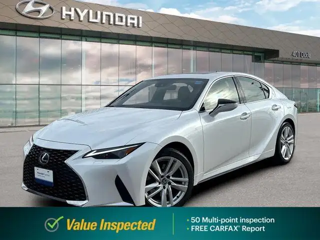 2025 Lexus IS 300 Awd | Leather | Sunroof | Accident Free in Cars & Trucks in Mississauga / Peel Region - Image 2