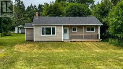 Low maintenance living awaits in this awesome location - welcome to 98 Neil Street Rothesay. This bu...