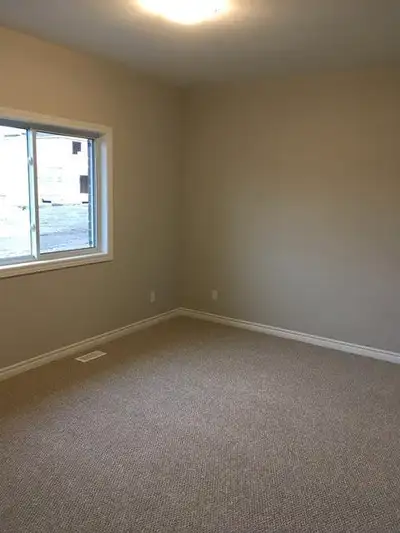 Beautiful Detached Single Family Home- $2600