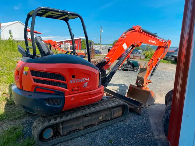 2021 kubota 4.5 ton excavator low hours in Other in Fredericton - Image 4