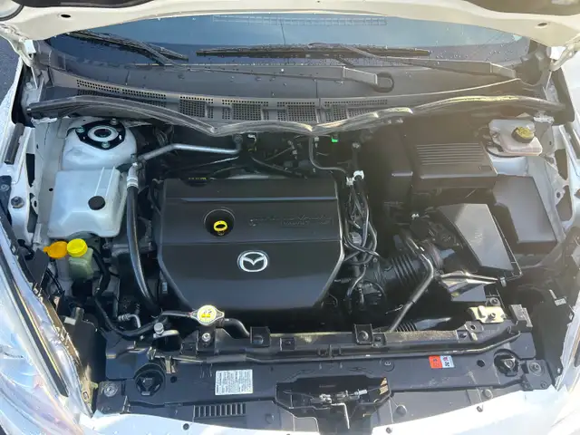 2016 Mazda 5 GS 6 Passenger, Easy on Fuel in Cars & Trucks in Dartmouth - Image 22