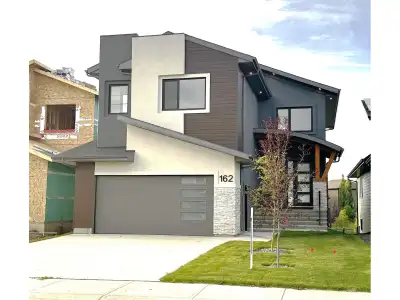 Set in Southfork, Leduc’s most sought-after master-planned community, this exceptional walkout estat...