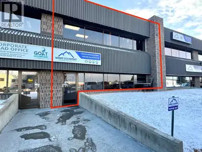 TURN-KEY Commercial/Industrial Unit w/ immediate AVAILABILITY!. SUBSTANTIALLY RENOVATED INDUSTRIAL B...